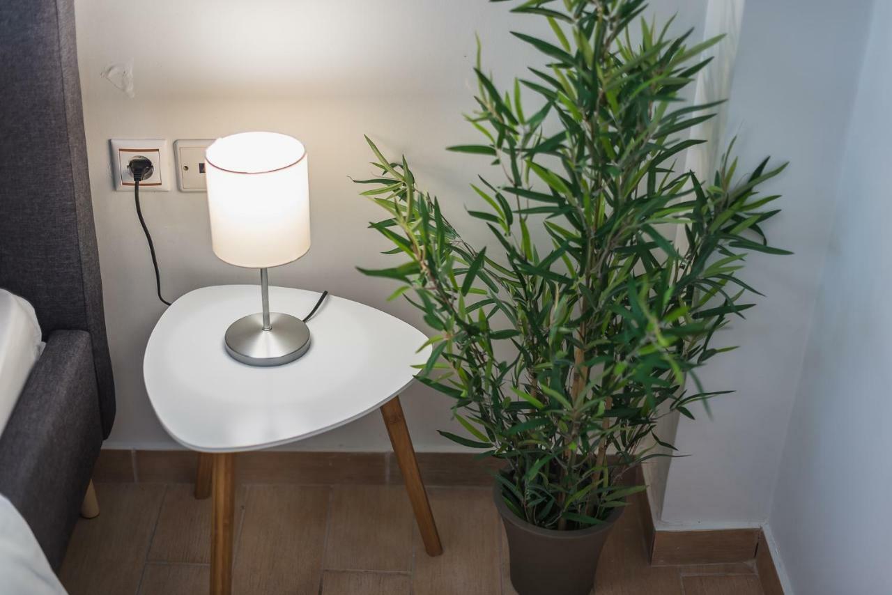 Just Under Acropolis Apartment Атина Екстериор снимка